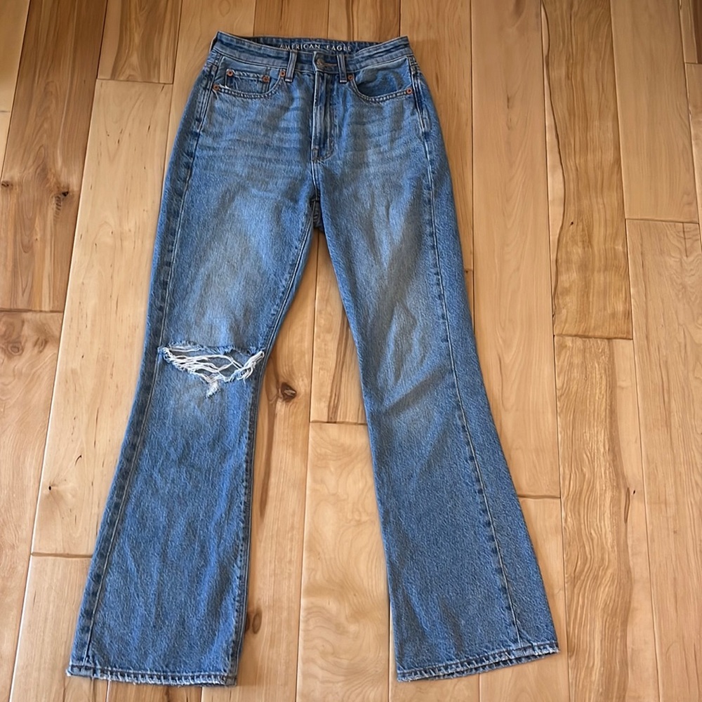 Super cute boot cut jeans from American-eagle. In great condition. LOVED these.